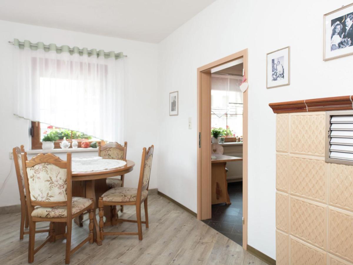 Cozy Apartment In Ore Mountains With Balcony Breitenbrunn  Habitación foto
